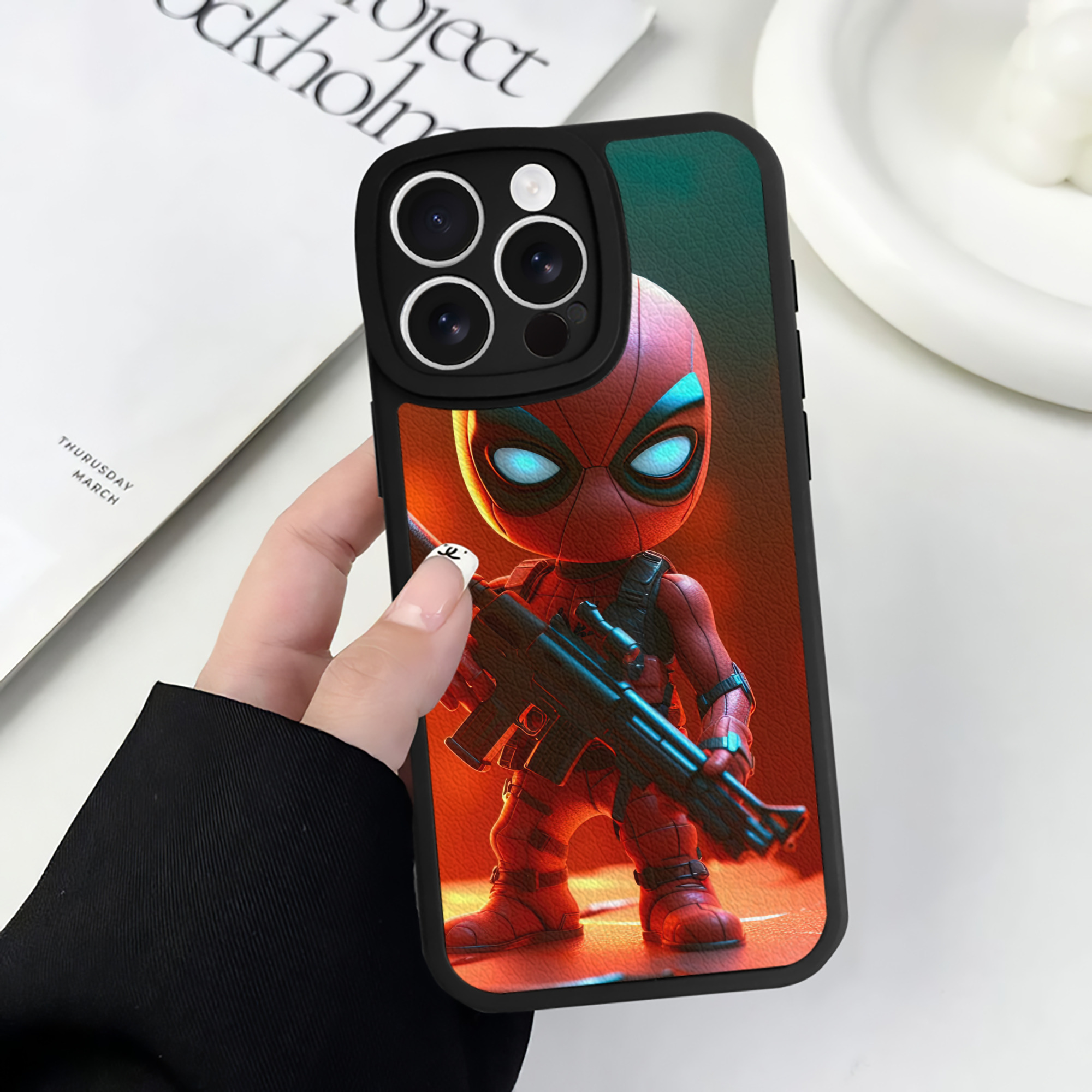 （画像用） Spider Man スパイダーマン 【iPhone 16シリーズ対応】シリコンスマホケース（レザー調） 材質：シリコン